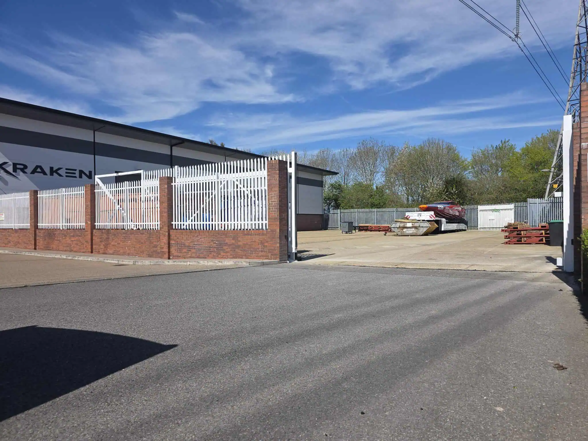 11 metre cantilever palisade gate installation