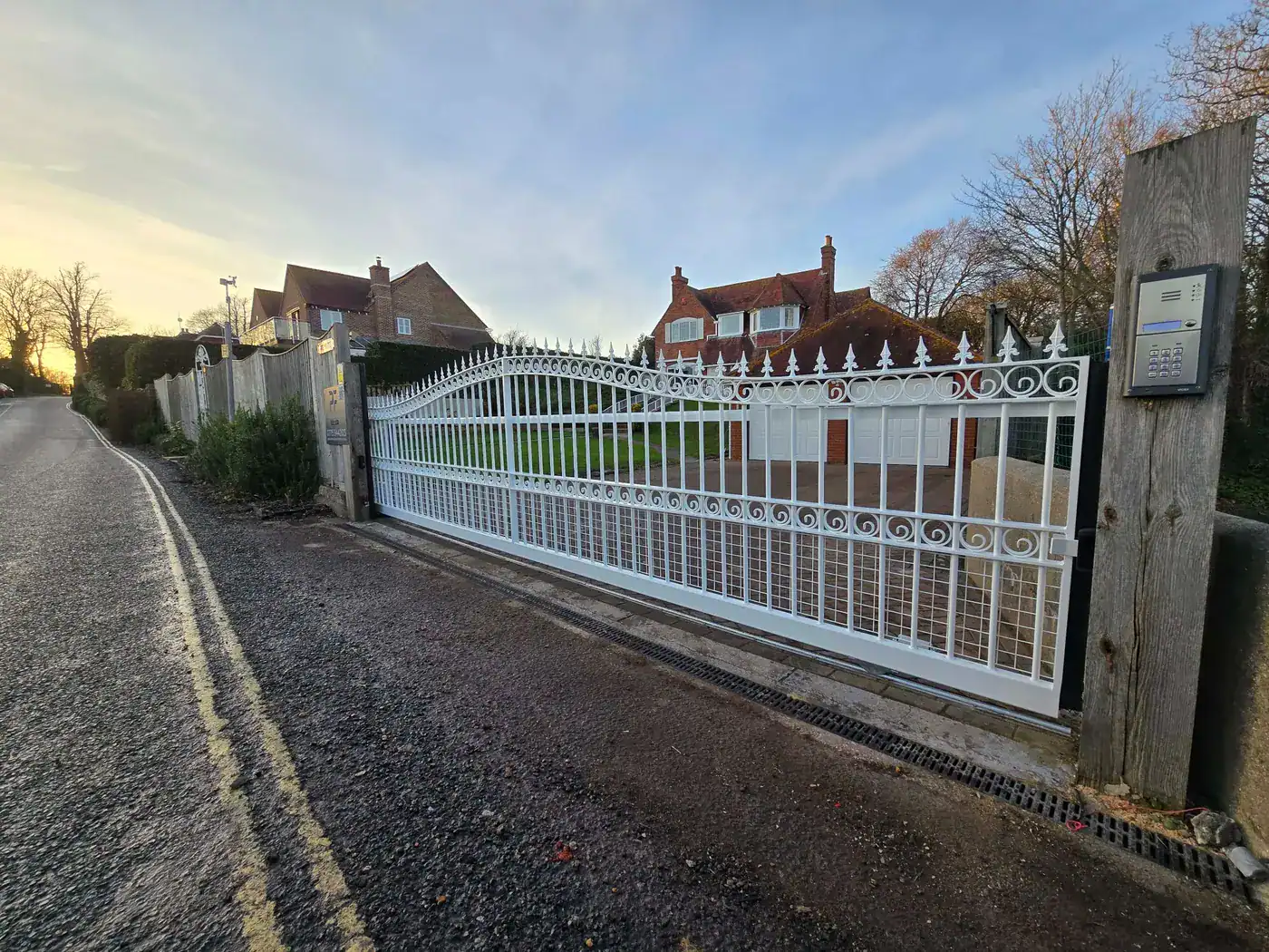 Steel framed driveway gates Hampshire